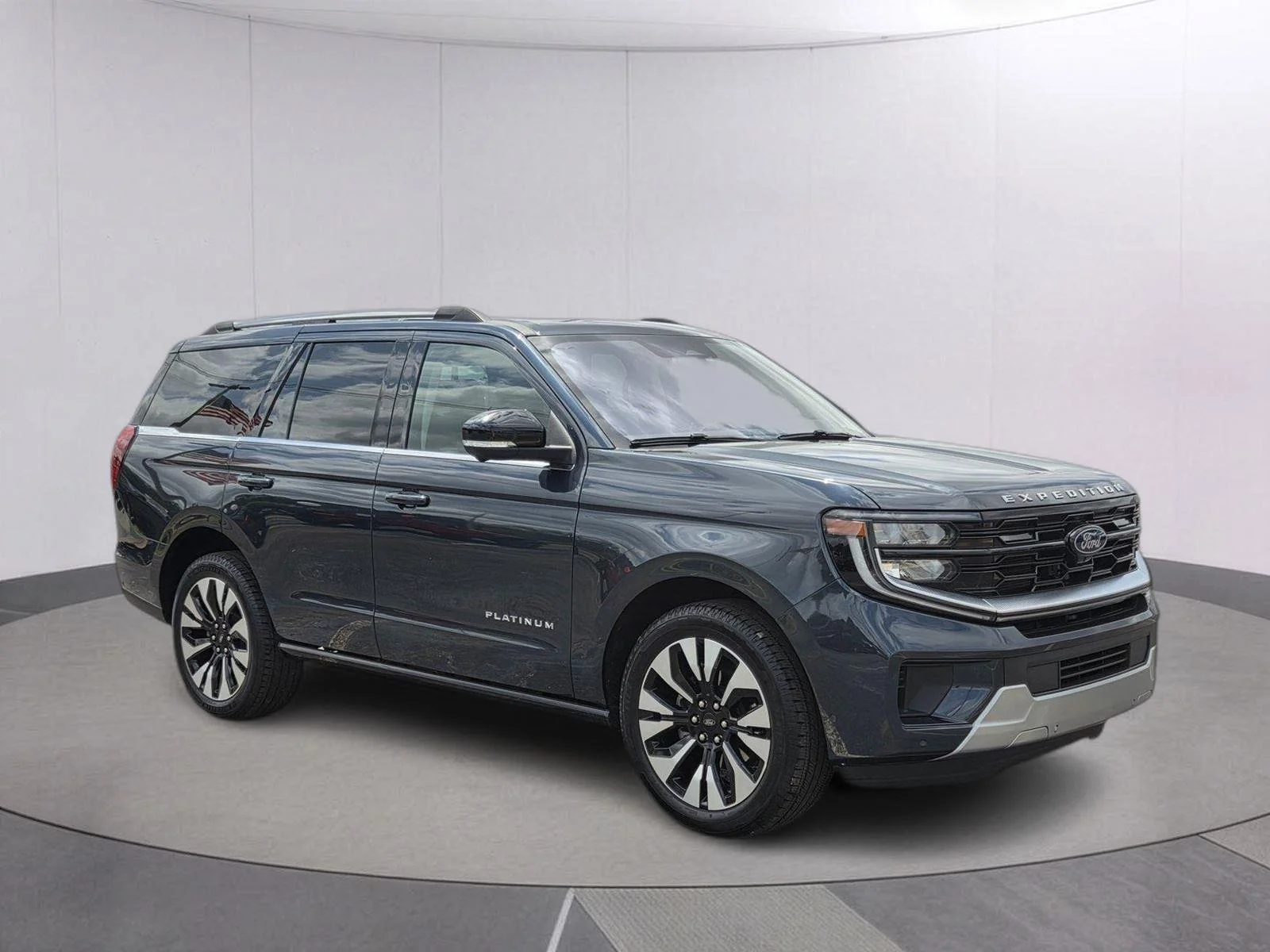 Used 2025 Stone Blue Ford Platinum image 3
