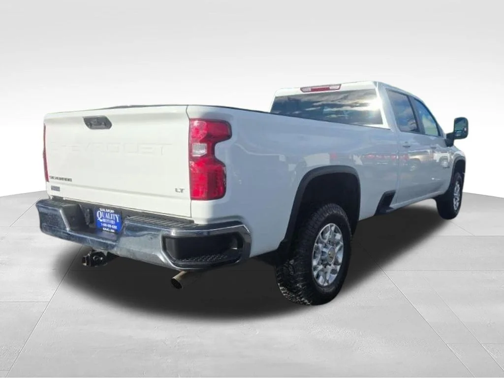 Used 2024 White Chevrolet LT image 4