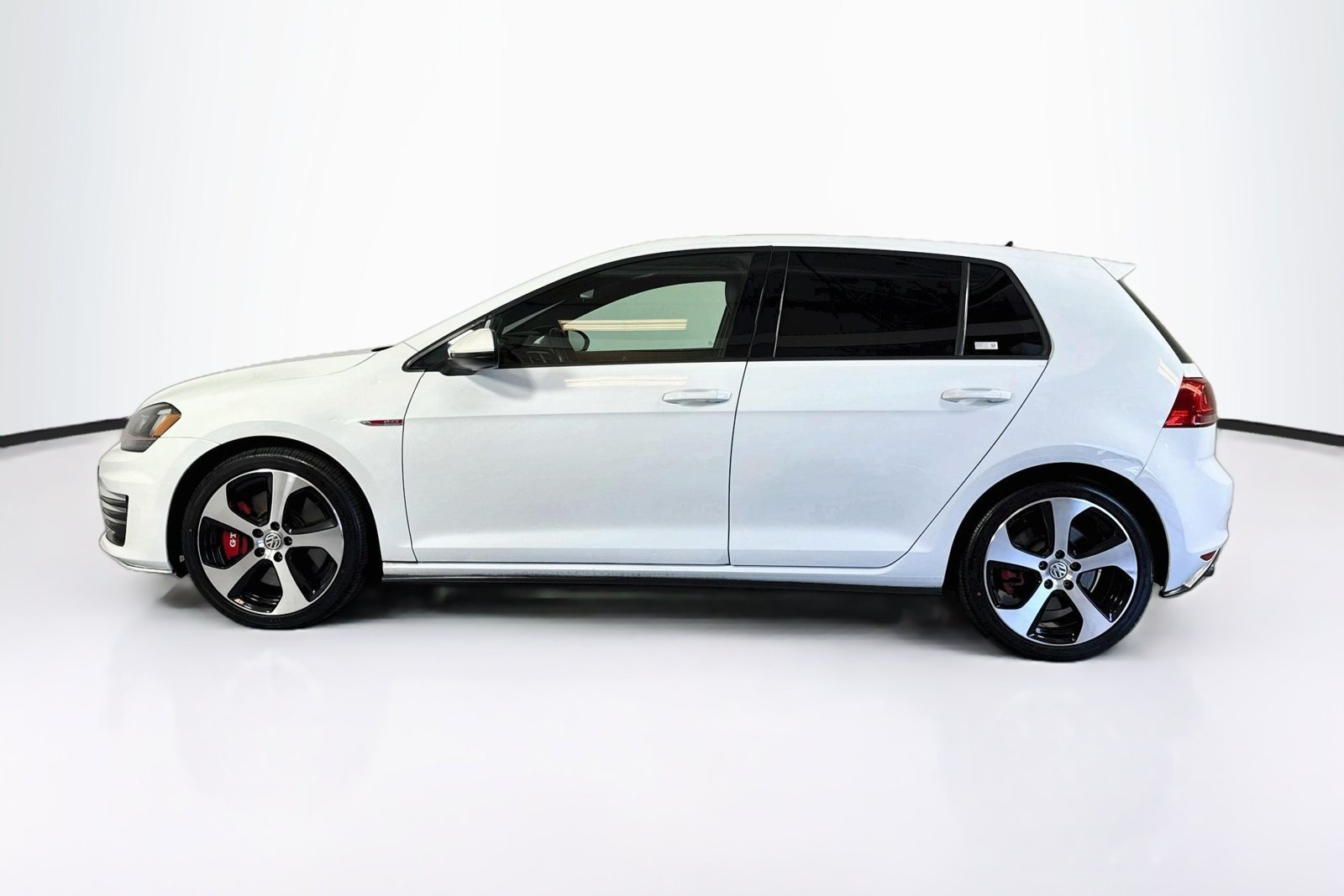 Used 2017 Pure White Volkswagen S image 8