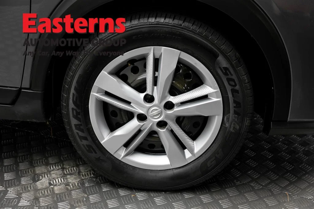 Used 2023 Gray Nissan S image 29