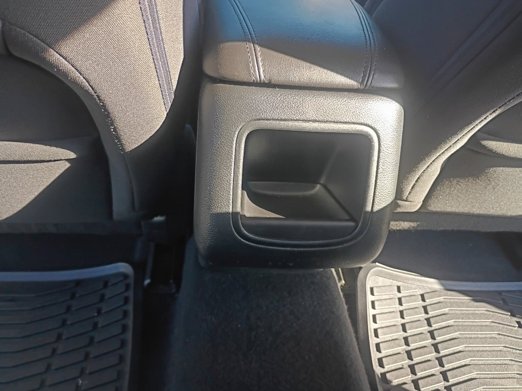 Used 2016 Black Clearcoat Chrysler Limited image 21