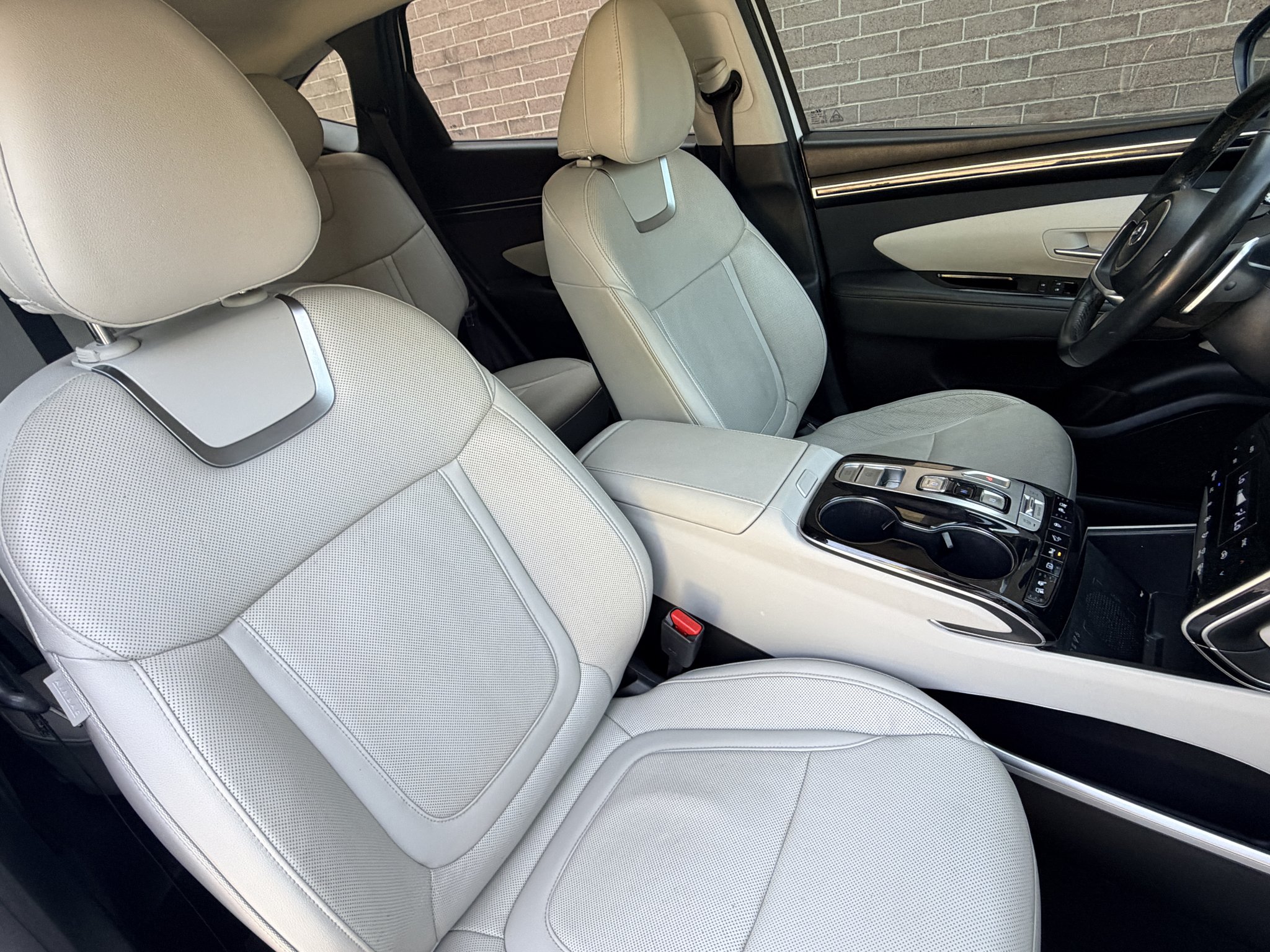 Used 2022 Quartz White Hyundai Limited image 20