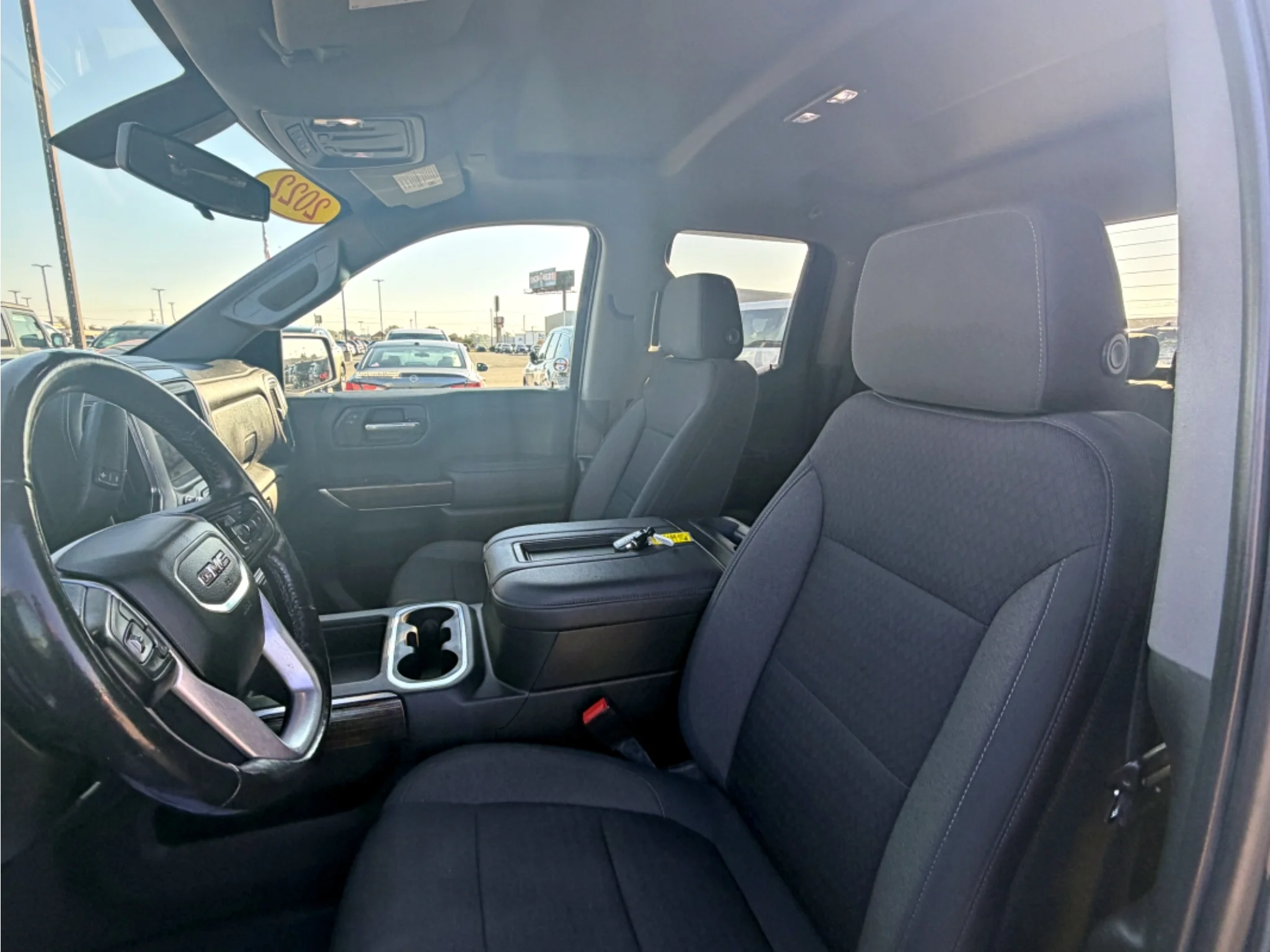 Used 2022 Pacific Blue Metallic GMC Elevation image 15