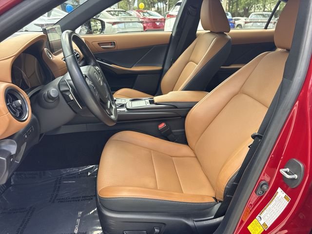 2024 Lexus IS 300 - Photo 11