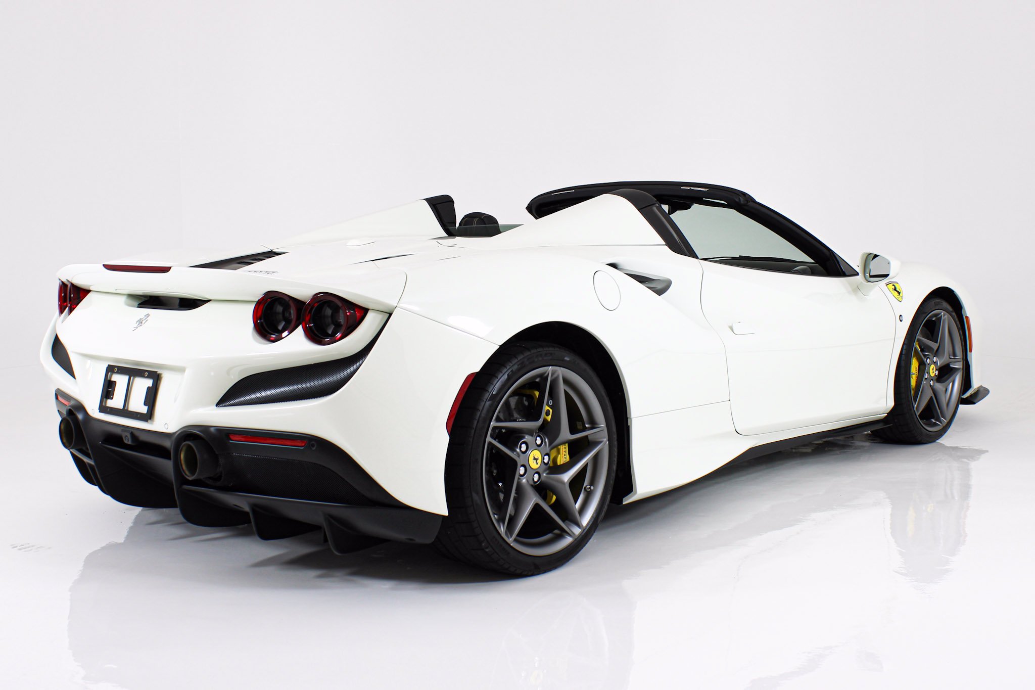Used 2022 White Ferrari  image 12