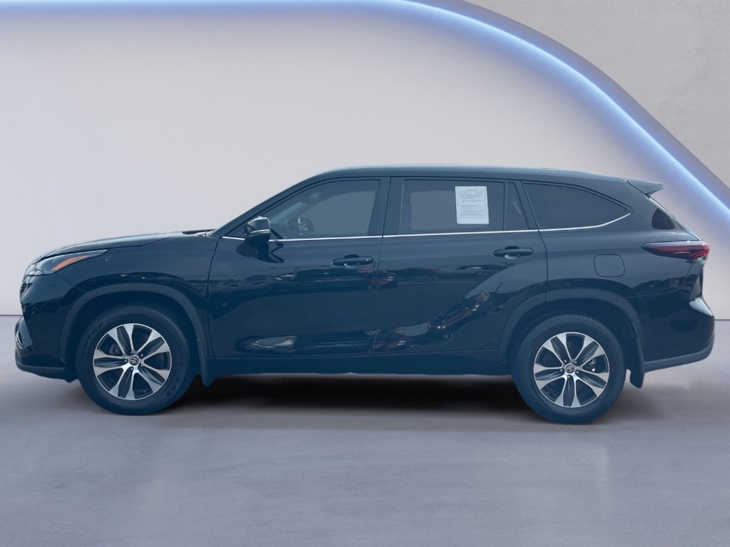 Used 2024 Midnight Black Metallic Toyota XLE image 25
