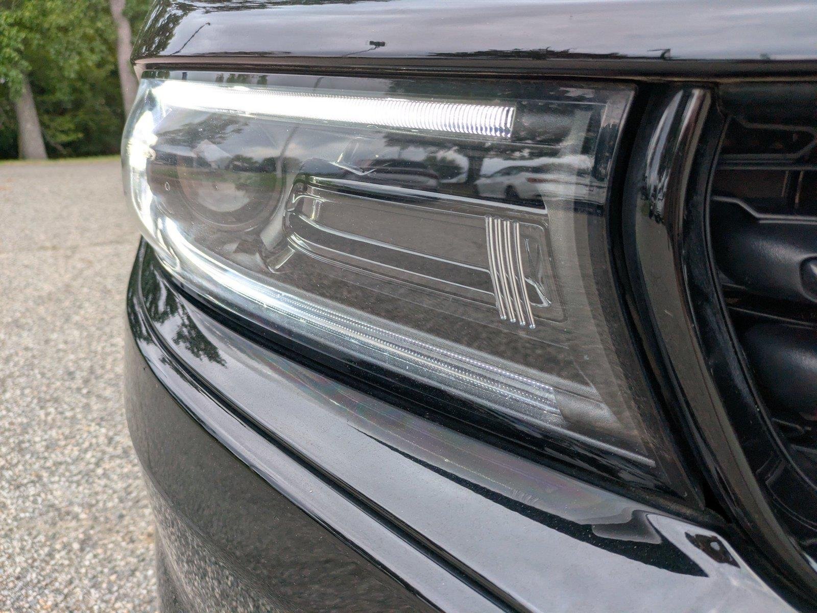 Used 2022 Pitch Black Clearcoat Dodge SXT image 10