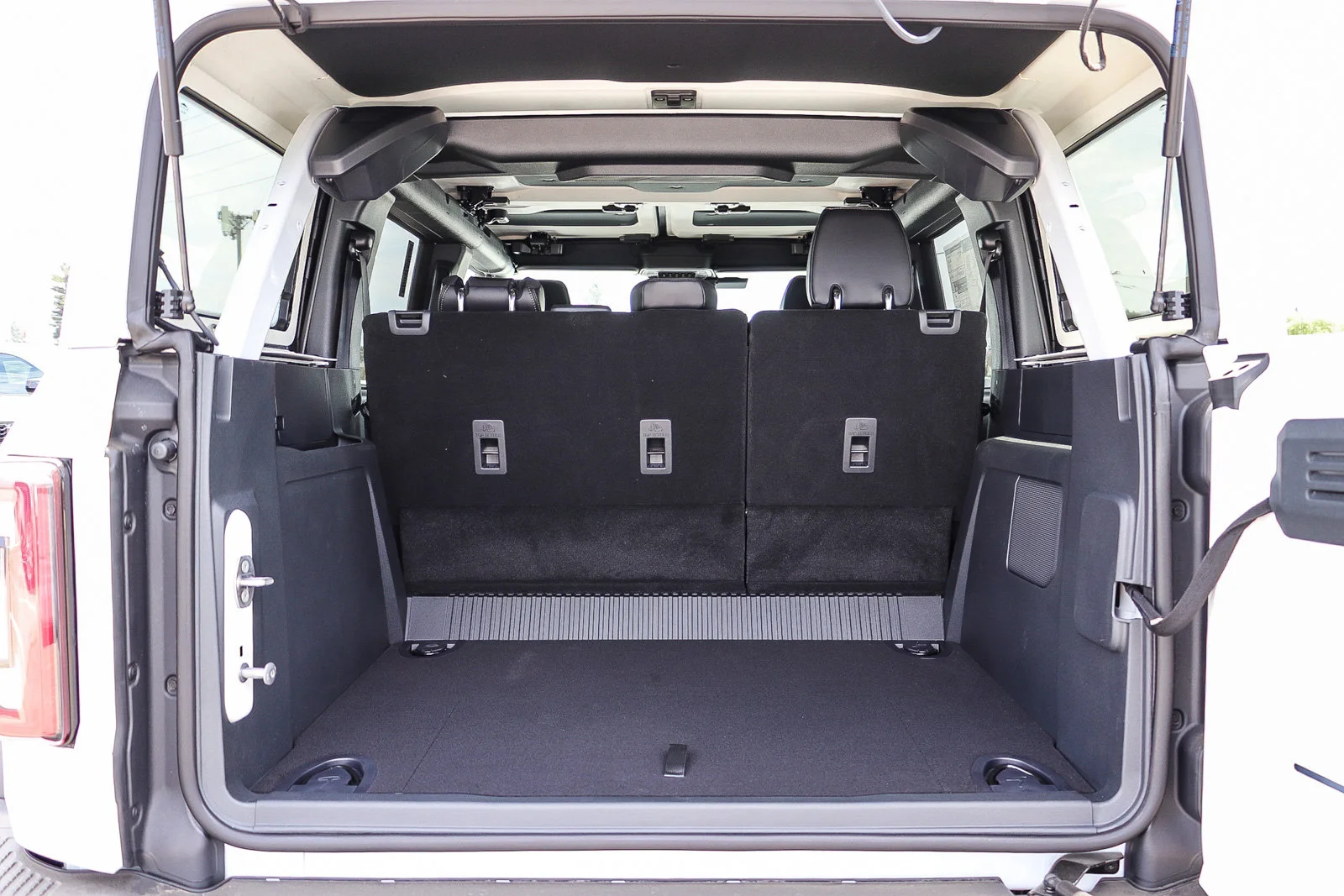 New 2026 Oxford White Ford Badlands® image 13