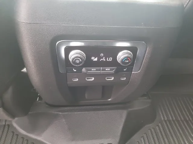 Used 2024 White GMC Denali image 19