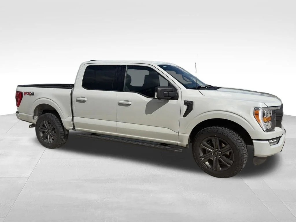 Used 2023 Avalanche Ford XLT image 18