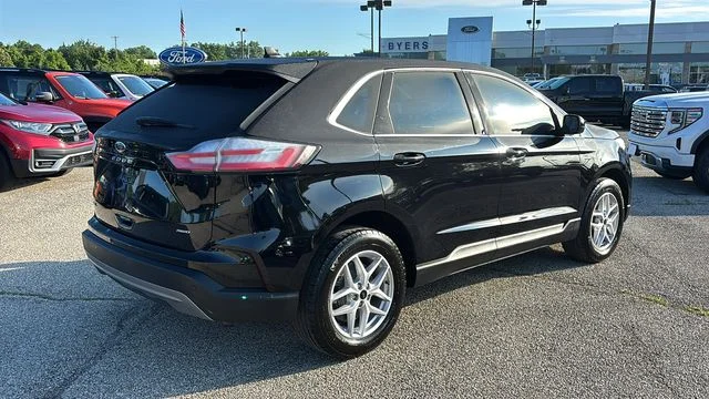 Used 2024 Black Ford SEL image 27