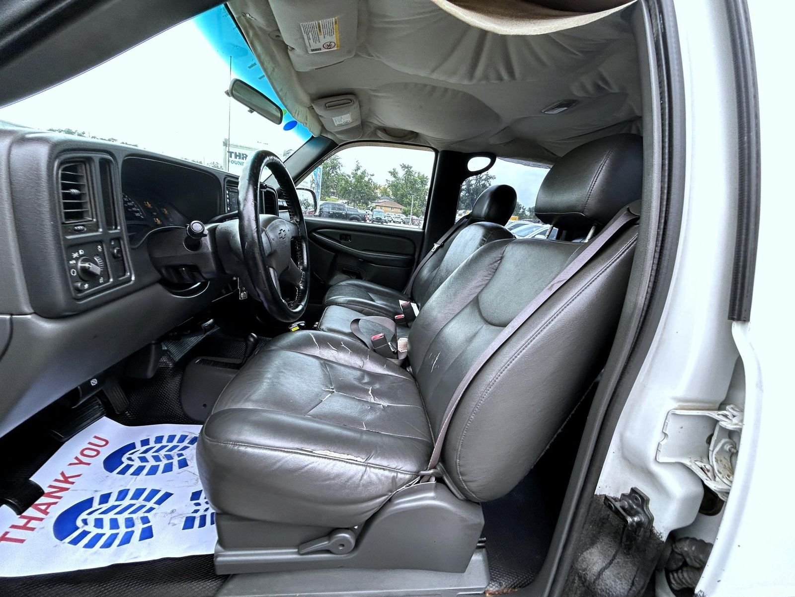 Used 2003 White Chevrolet Base image 10