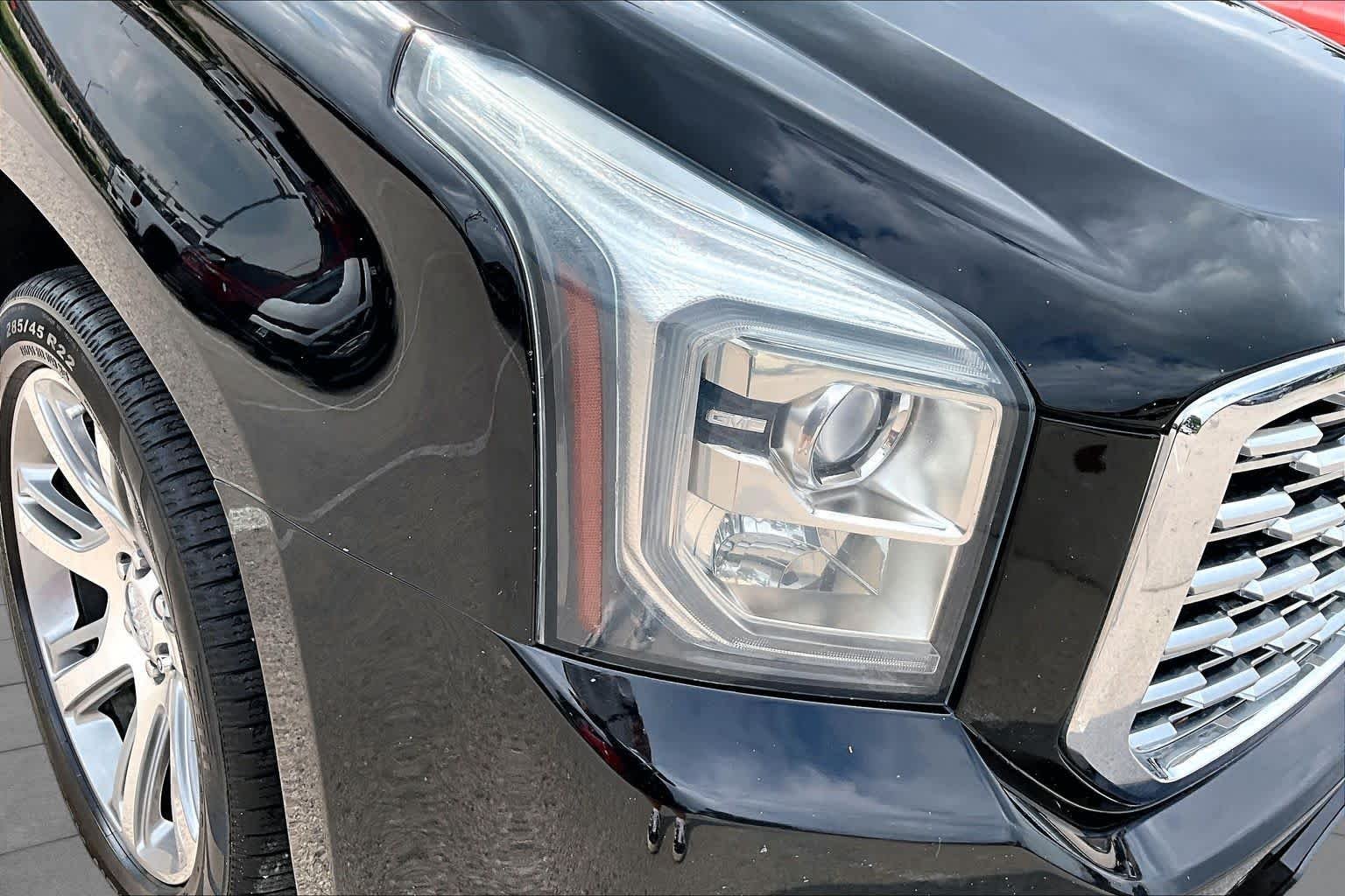 Used 2018 Onyx Black GMC Denali image 28