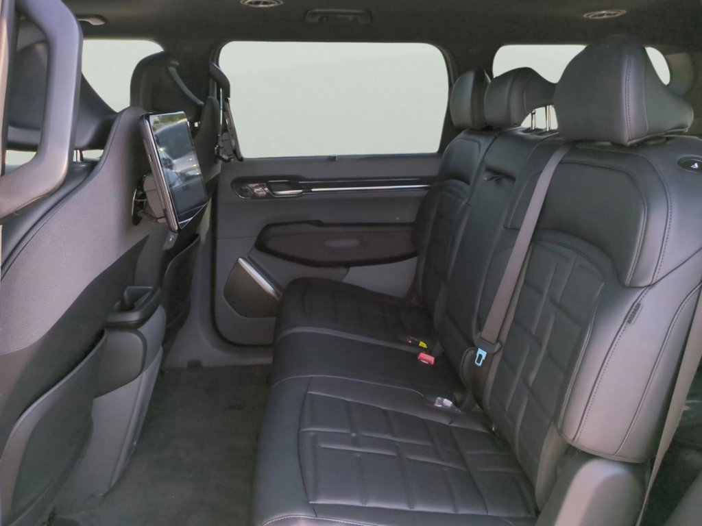 New 2026 Ivory Silver Kia Land AWD image 15
