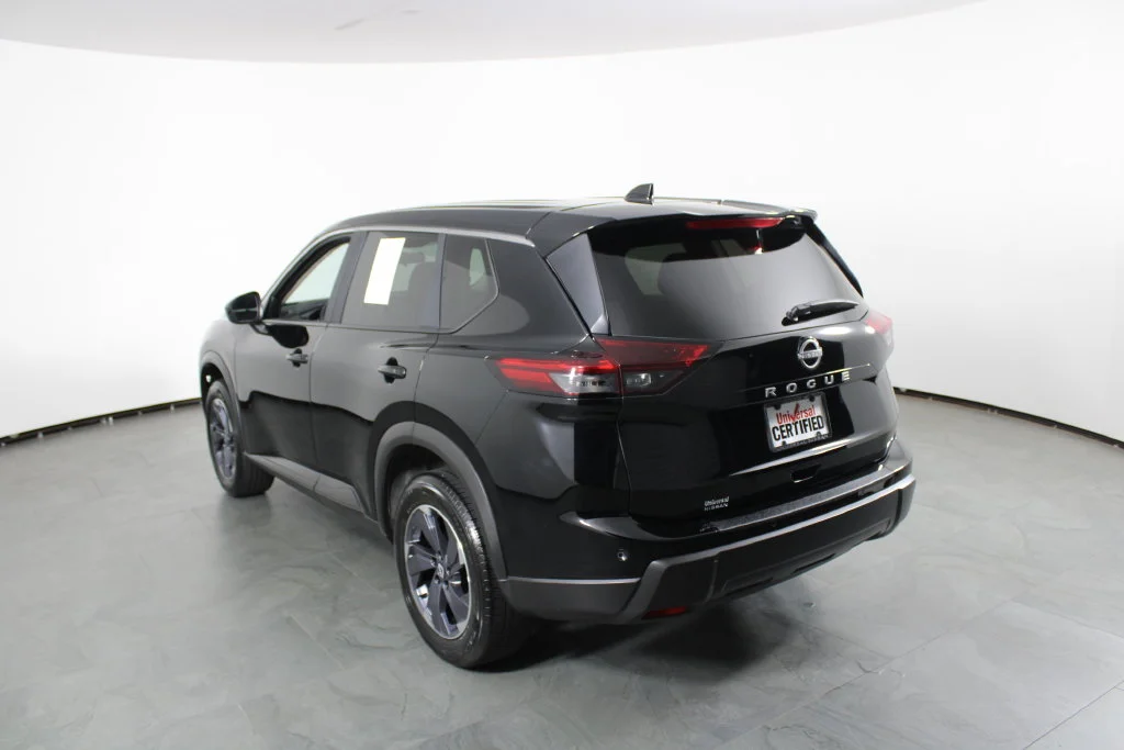 2026 Nissan Rogue SV - Photo 13