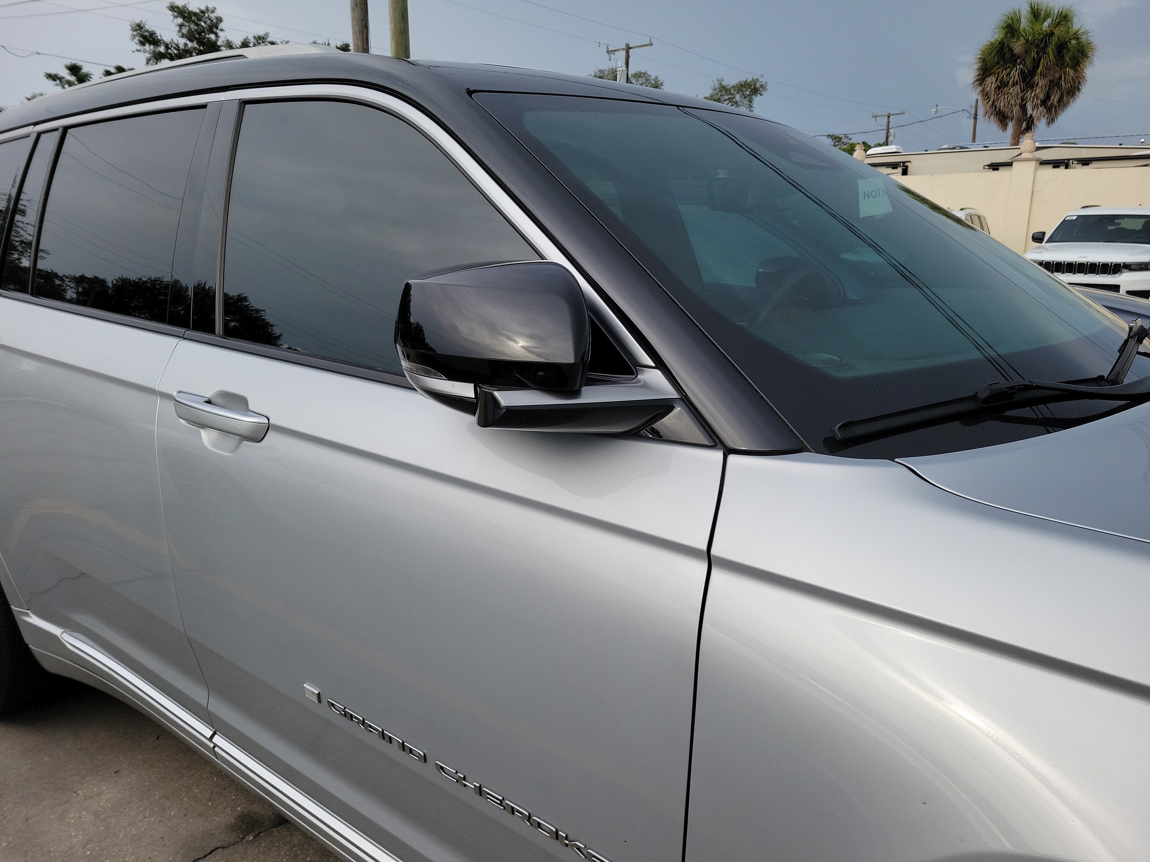 Used 2022 Silver Zynith Jeep Summit Reserve image 9