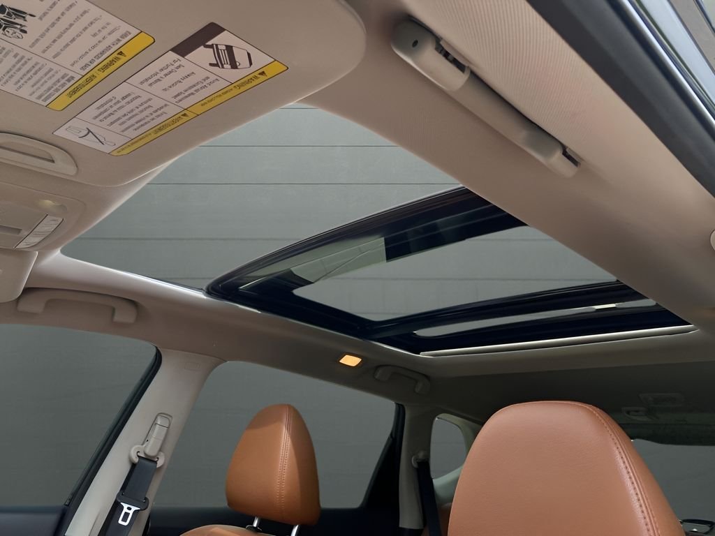 Used 2019 Magnetic Black Pearl Nissan SL image 10