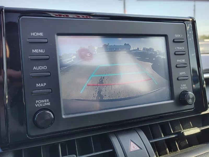 Used 2019 Silver Toyota XLE image 16