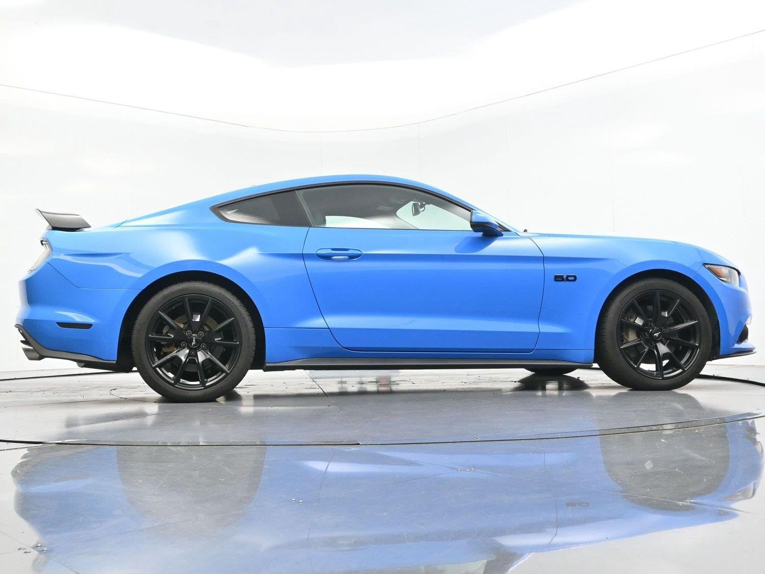Used 2017 Grabber Blue Ford GT Premium image 52