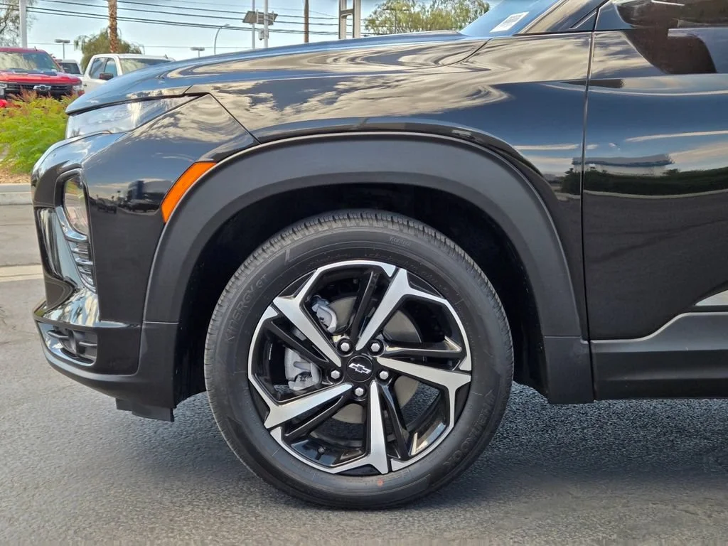 Used 2023 Mosaic Black Metallic Chevrolet RS image 9
