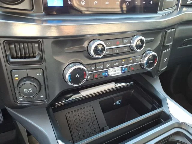 Used 2025 Black Ford Lariat image 24