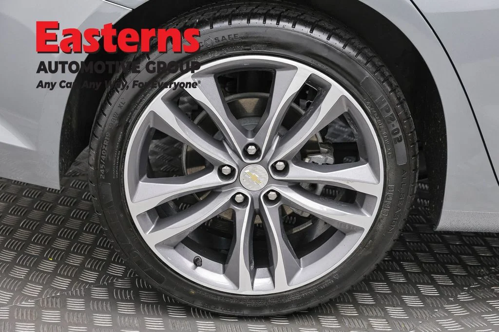 Used 2024 Gray Chevrolet LT image 32