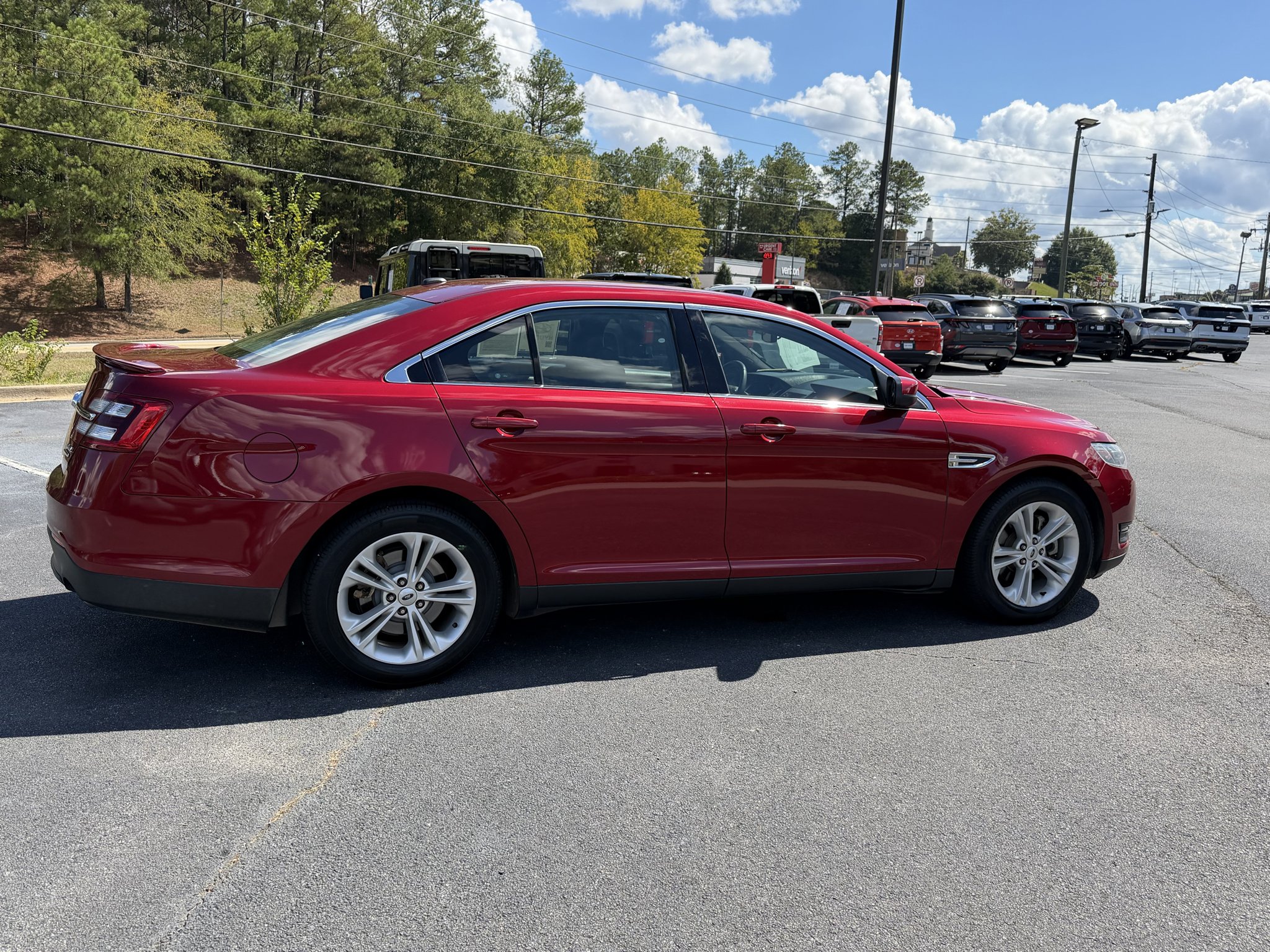 2018 Ford Taurus SEL - Photo 9