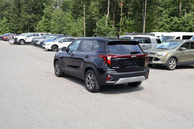 Used 2024 Black Kia LX image 5