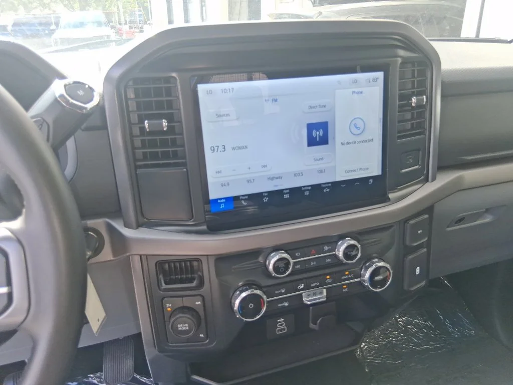 Used 2025 Blue Ford XLT image 10