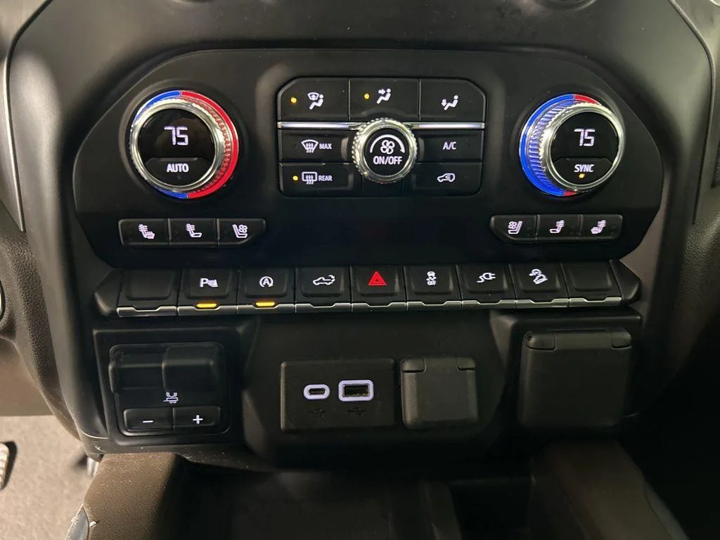 Used 2021 White Frost GMC Denali image 22