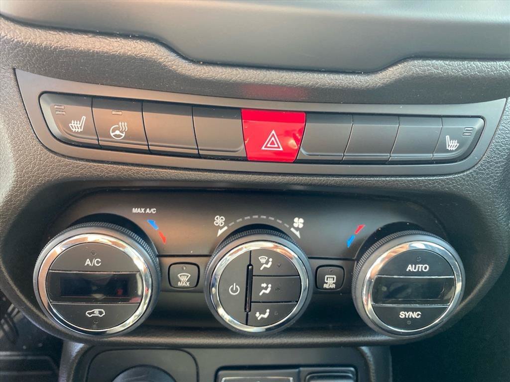 Used 2017 Glacier Metallic Jeep Latitude image 14