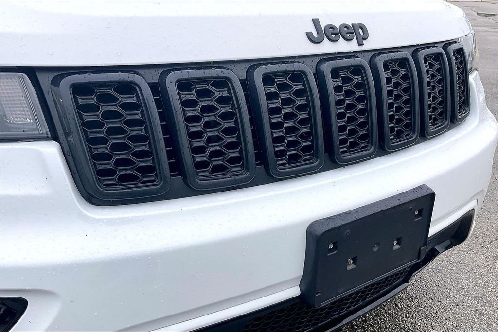 Used 2019 Bright White Clearcoat Jeep Altitude image 34