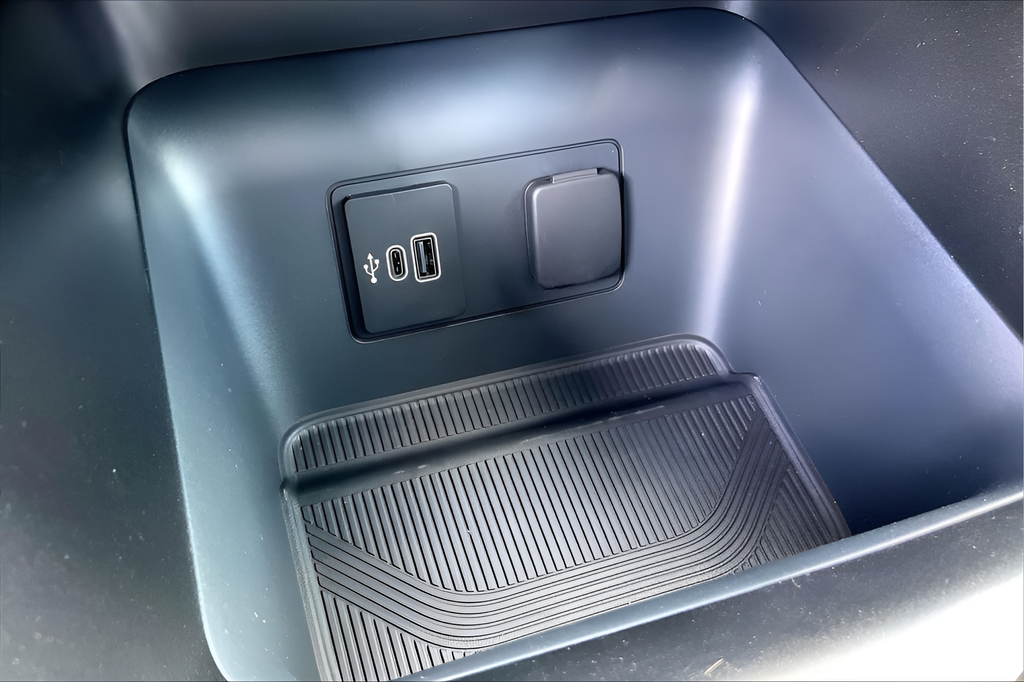 New 2026 Agate Black Metallic Ford Active image 14