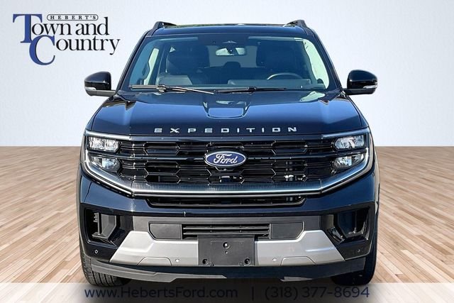 Used 2025 Agate Black Metallic Ford Platinum image 3