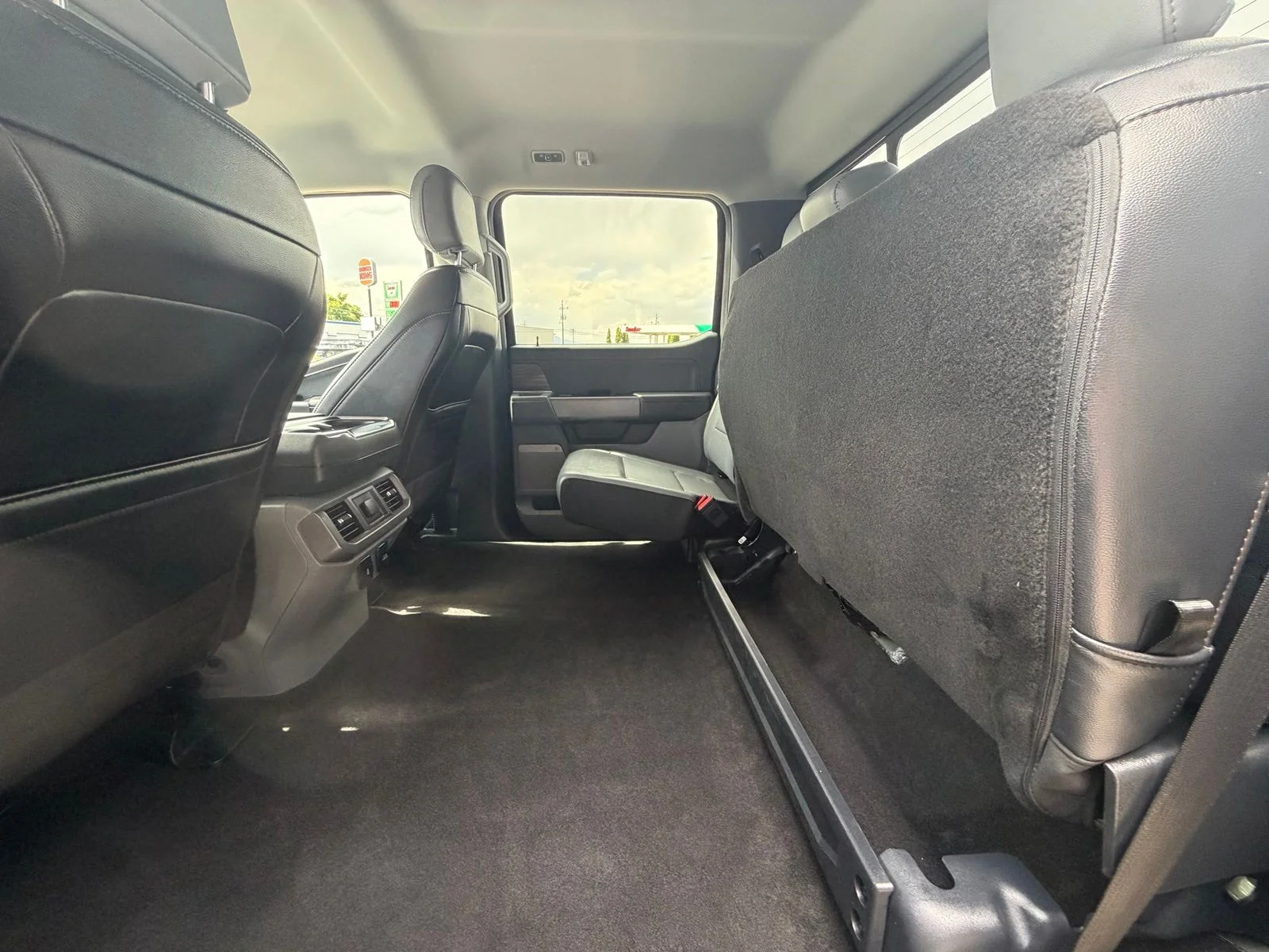 Used 2025 Black Ford Lariat image 27