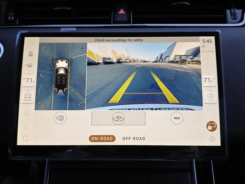 New 2026 Fuji White LAND ROVER Dynamic SE image 23