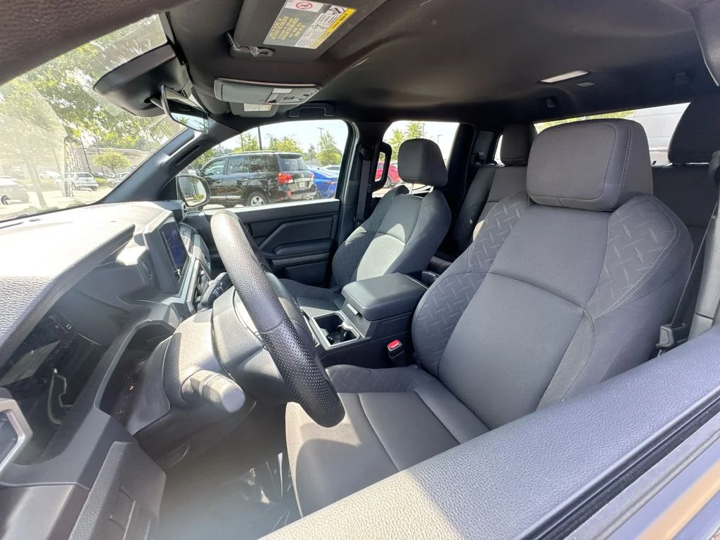 Used 2025  Toyota SR5 image 10