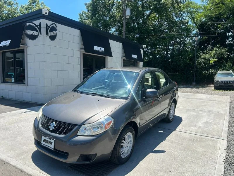 2012 Suzuki SX4 LE's photo