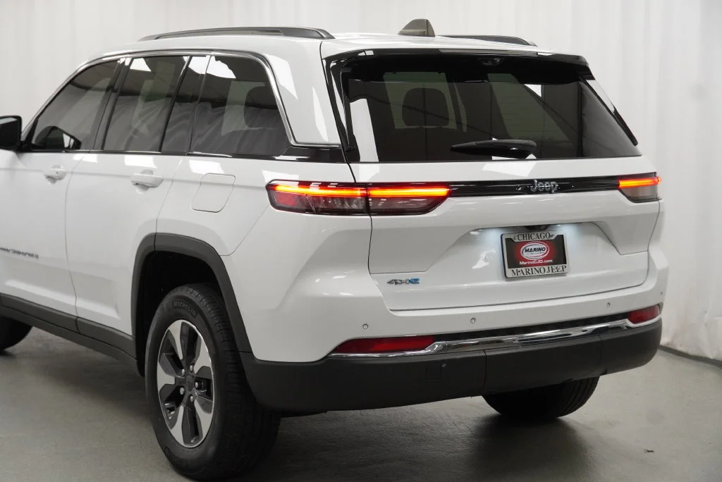 Used 2023 White Jeep 4xe image 17