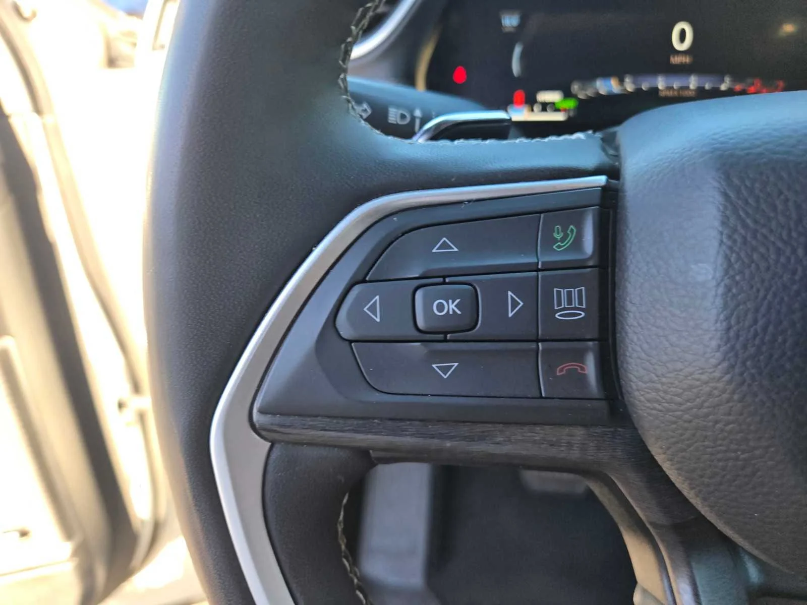 Used 2024  Jeep  image 25