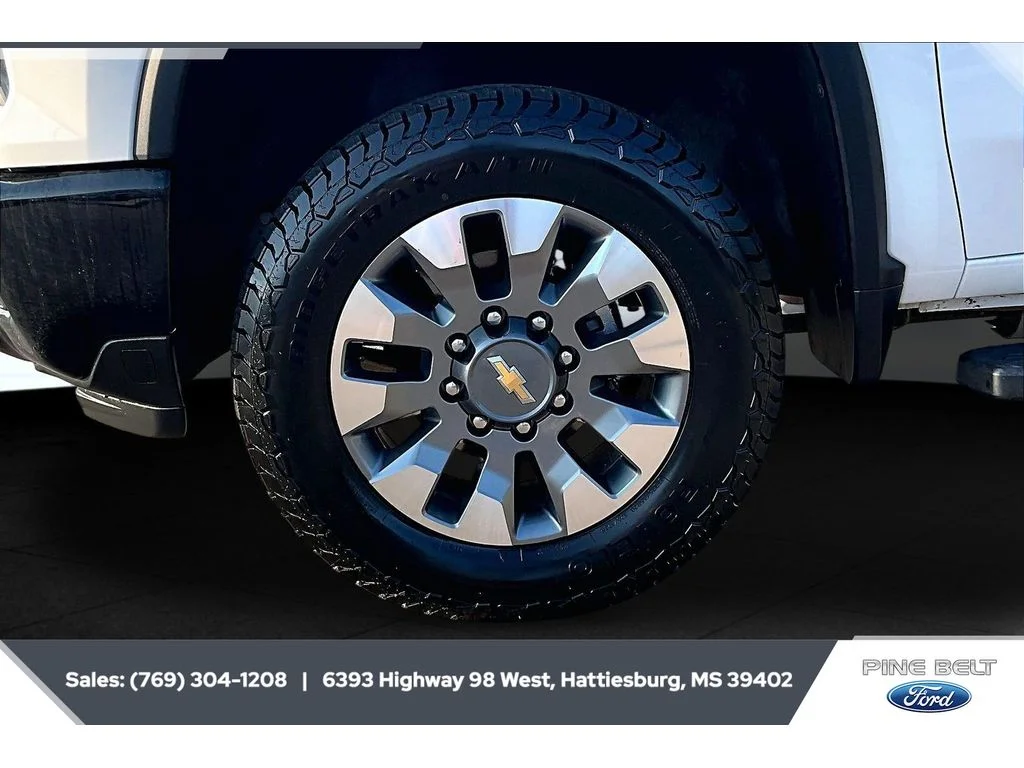 Used 2024 Summit White Chevrolet Custom image 7