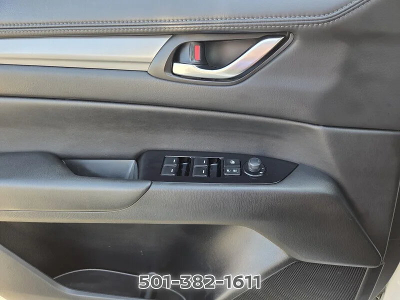 Used 2023 White Metallic MAZDA 2.5 S PREFERRED PACKAGE AWD image 31
