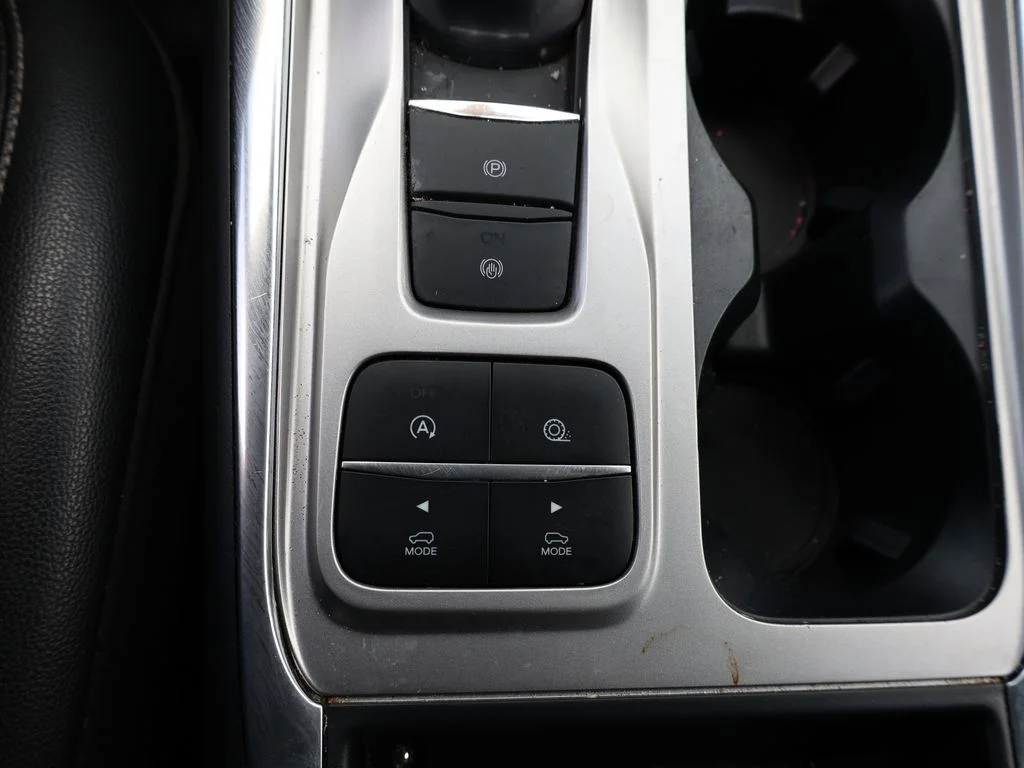 Used 2020 White Ford XLT image 27