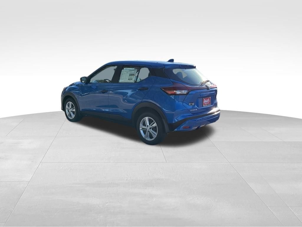 2025 Nissan Kicks Play S photo 2