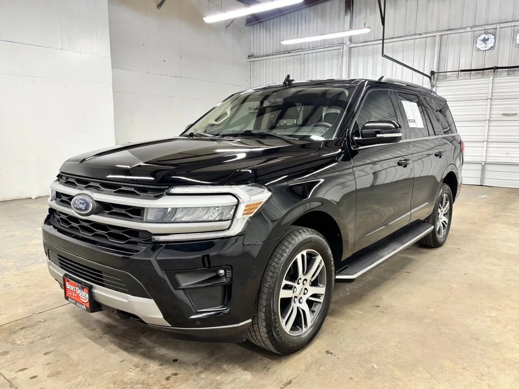 Used 2023 Black Ford XLT image 3
