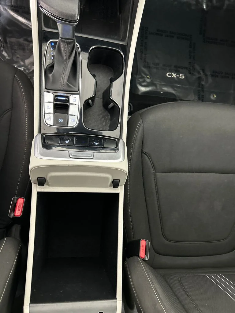Used 2023 Silver Hyundai SEL image 14