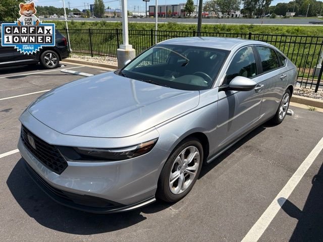 Certified Used 2025 Solar Silver Metallic Honda 1.5T LX image 2