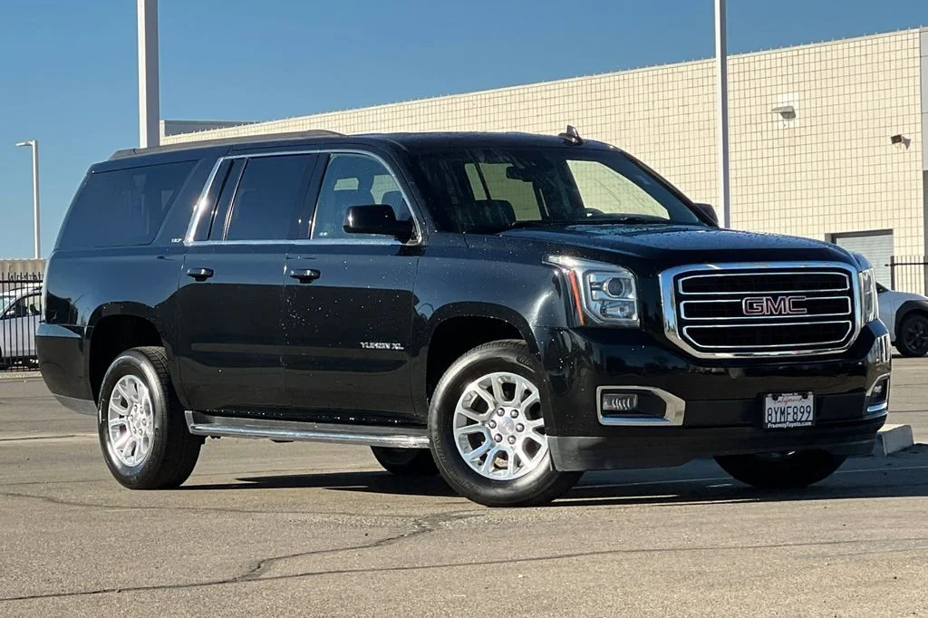 Used 2019 Black GMC SLT image 2