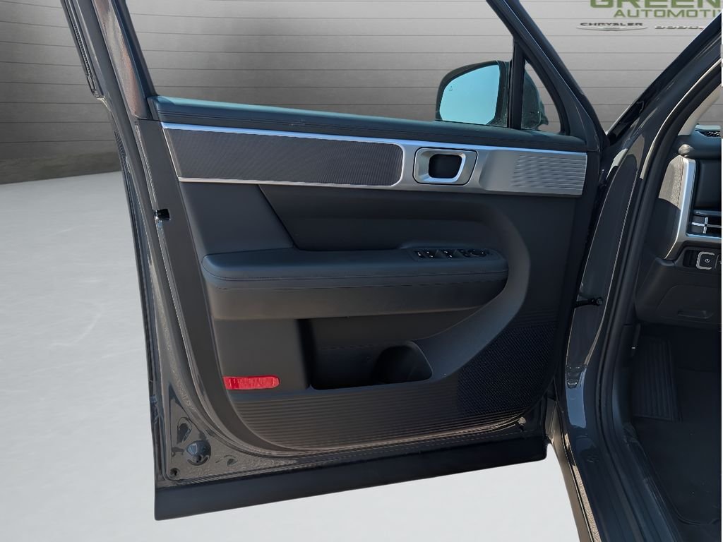 Used 2025 Ecotronic Gray Hyundai SEL image 14