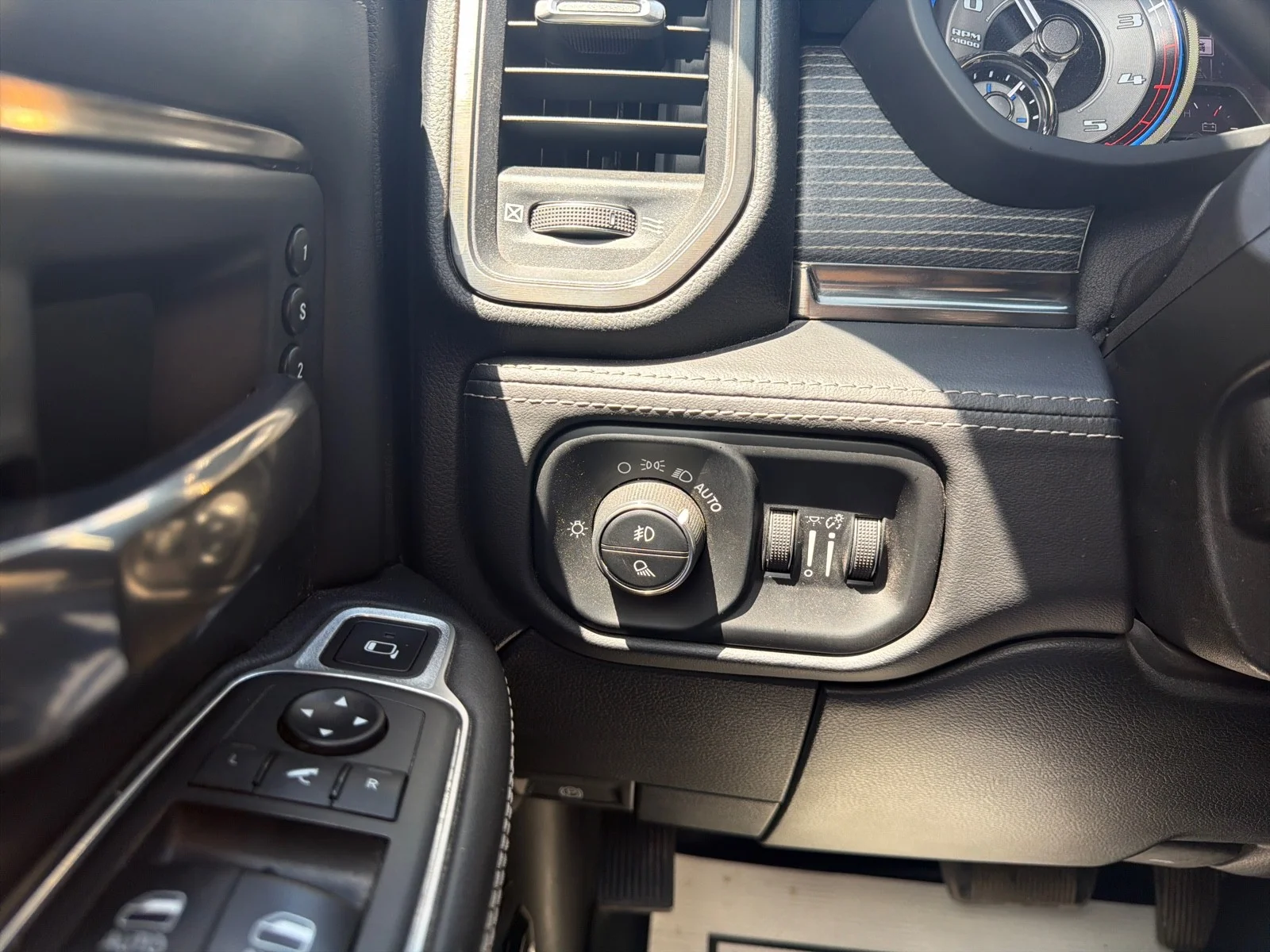 Used 2019 Granite Crystal Clearcoat Metallic Ram Limited image 21
